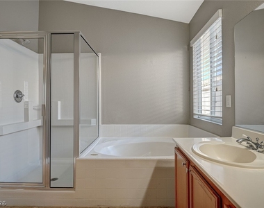 1005 Prestige Meadows Place - Photo Thumbnail 29