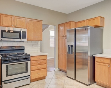 1005 Prestige Meadows Place - Photo Thumbnail 15
