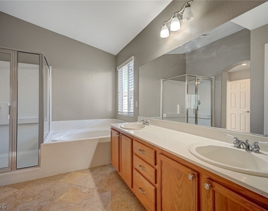 1005 Prestige Meadows Place - Photo Thumbnail 30