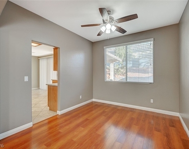 1005 Prestige Meadows Place - Photo Thumbnail 4