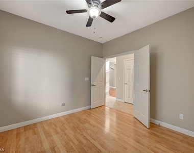 1005 Prestige Meadows Place - Photo Thumbnail 19