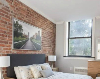 West 14th Street - Photo Thumbnail 1