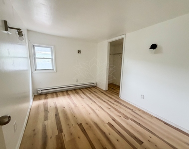 8 Temple Street - Photo Thumbnail 7