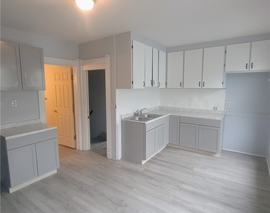 406 Union Place - Photo Thumbnail 9