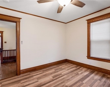 37 Niagara Street - Photo Thumbnail 21