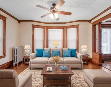 37 Niagara Street - Photo Thumbnail 4