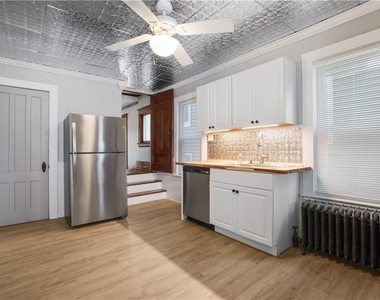 37 Niagara Street - Photo Thumbnail 11