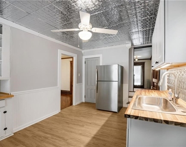 37 Niagara Street - Photo Thumbnail 10