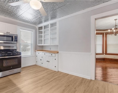 37 Niagara Street - Photo Thumbnail 12