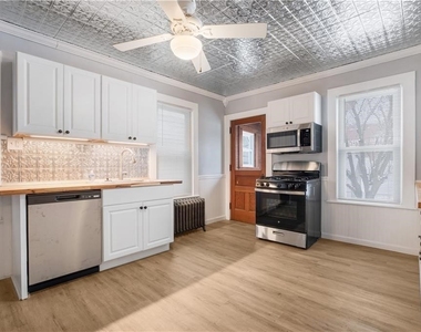 37 Niagara Street - Photo Thumbnail 9