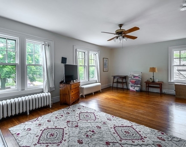 10 Summit Avenue - Photo Thumbnail 28