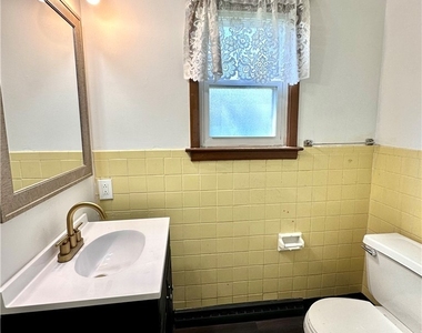 92 Lasalle Avenue - Photo Thumbnail 9
