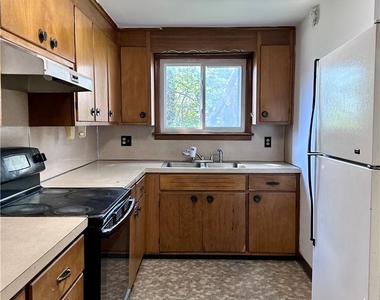92 Lasalle Avenue - Photo Thumbnail 7
