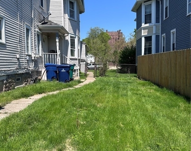 688 Columbus Parkway - Photo Thumbnail 12