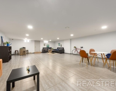277 Linden St - Photo Thumbnail 12