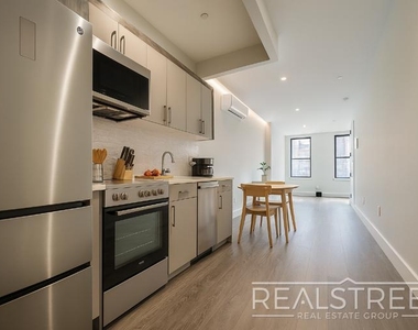 277 Linden St - Photo Thumbnail 3