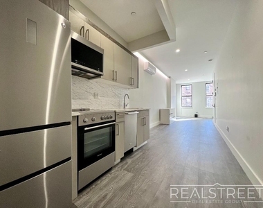 277 Linden St - Photo Thumbnail 6