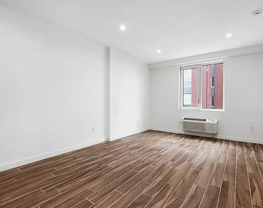 906 East New York Avenue - Photo Thumbnail 4