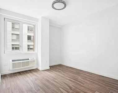 906 East New York Avenue - Photo Thumbnail 2