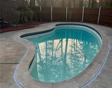6441 Dunmoor Drive - Photo Thumbnail 11