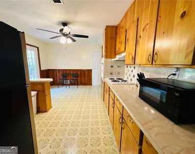 6441 Dunmoor Drive - Photo Thumbnail 7