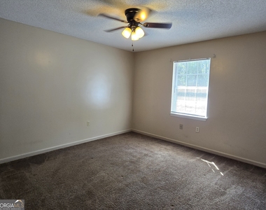 403 E Lawnwood Avenue - Photo Thumbnail 16