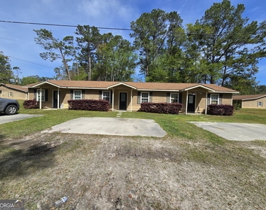 403 E Lawnwood Avenue - Photo Thumbnail 1
