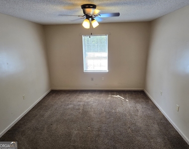 403 E Lawnwood Avenue - Photo Thumbnail 17