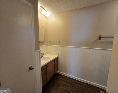 403 E Lawnwood Avenue - Photo Thumbnail 22