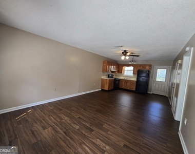 403 E Lawnwood Avenue - Photo Thumbnail 6