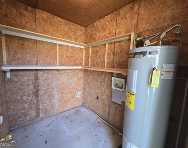 403 E Lawnwood Avenue - Photo Thumbnail 24