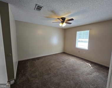 403 E Lawnwood Avenue - Photo Thumbnail 13