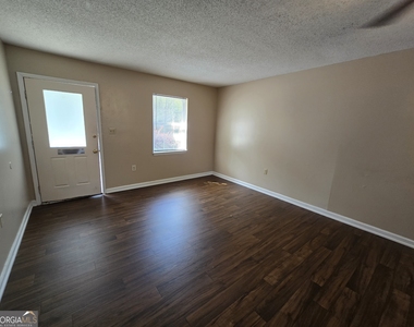 403 E Lawnwood Avenue - Photo Thumbnail 7