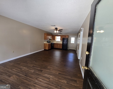 403 E Lawnwood Avenue - Photo Thumbnail 4