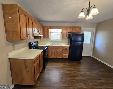 403 E Lawnwood Avenue - Photo Thumbnail 12