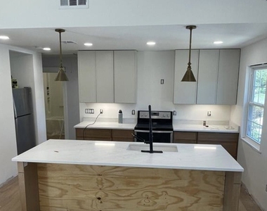 63 Navigator Lane - Photo Thumbnail 4