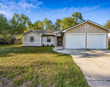 132 Woodvalley Drive - Photo Thumbnail 1
