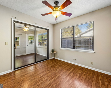 132 Woodvalley Drive - Photo Thumbnail 24