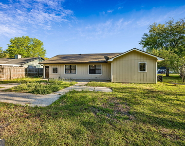 132 Woodvalley Drive - Photo Thumbnail 46