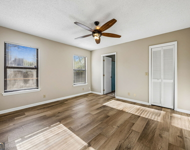 132 Woodvalley Drive - Photo Thumbnail 13