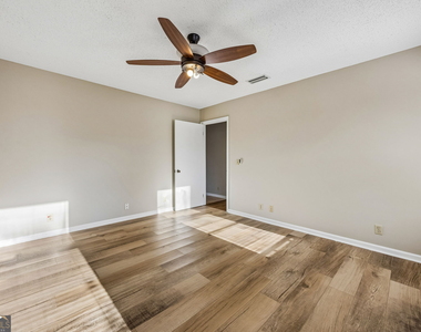 132 Woodvalley Drive - Photo Thumbnail 30
