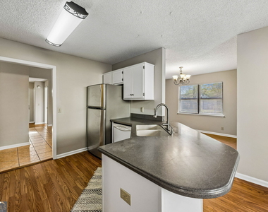 132 Woodvalley Drive - Photo Thumbnail 15
