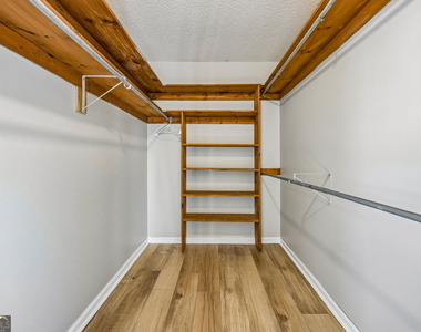 132 Woodvalley Drive - Photo Thumbnail 35