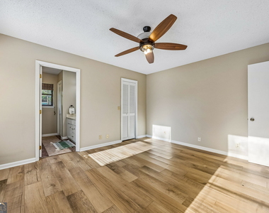 132 Woodvalley Drive - Photo Thumbnail 31