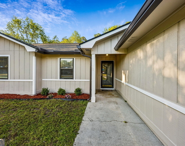 132 Woodvalley Drive - Photo Thumbnail 4