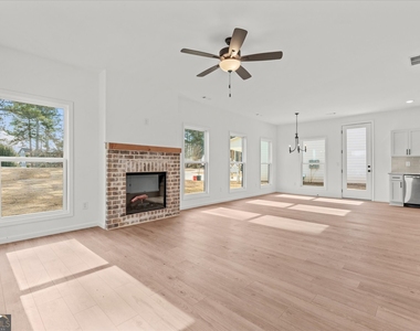 105 Carroll Circle - Photo Thumbnail 2