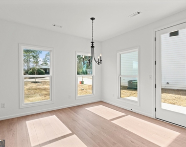 105 Carroll Circle - Photo Thumbnail 6