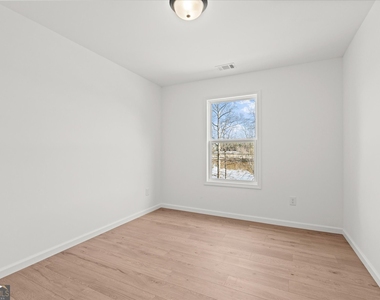 105 Carroll Circle - Photo Thumbnail 14