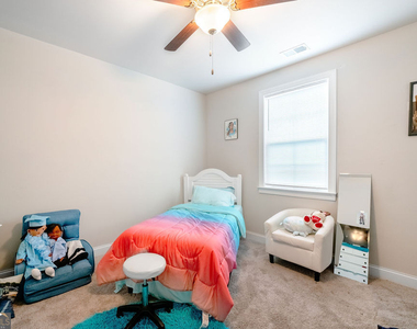 337 Caledonia Court - Photo Thumbnail 12
