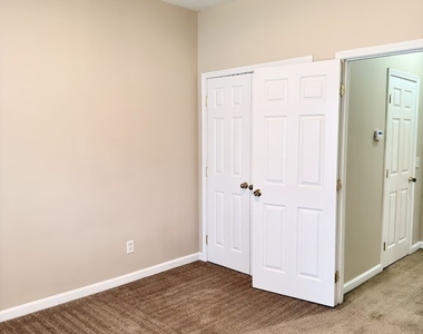 123 Magnolia Court - Photo Thumbnail 4
